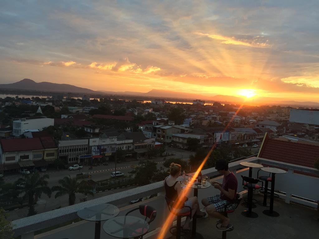 Champasak Palace Hotel Паксе Екстериор снимка